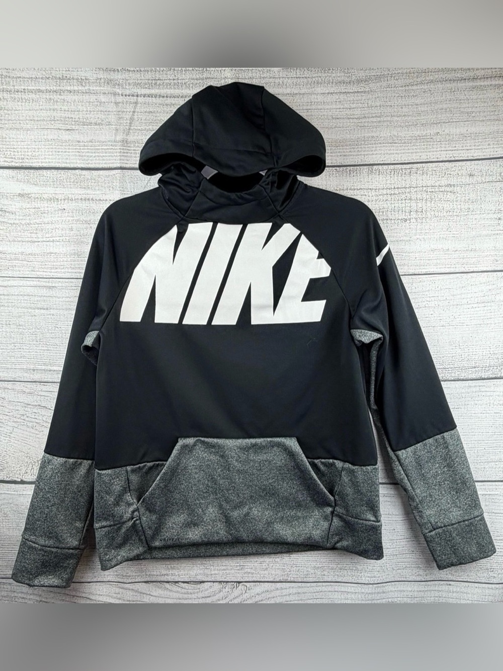 Nike Gray Black And White pullover Hoodie Boy’s Size XL